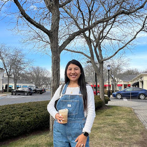 Meet your Posher, Daniela